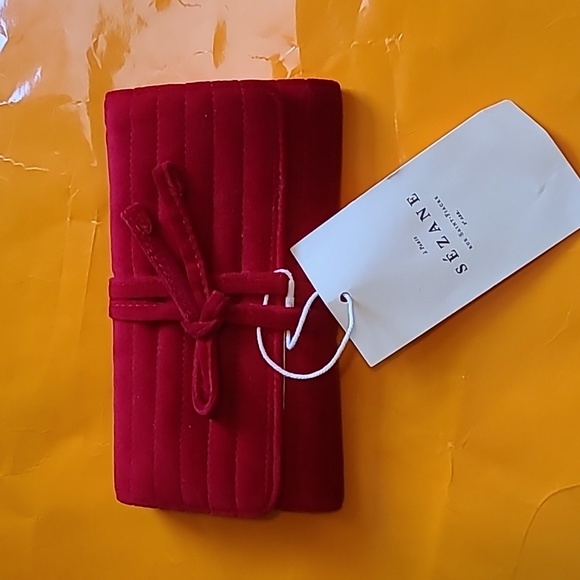 Nwt! Sezane velvet jewelry wrap red - Picture 4 of 10